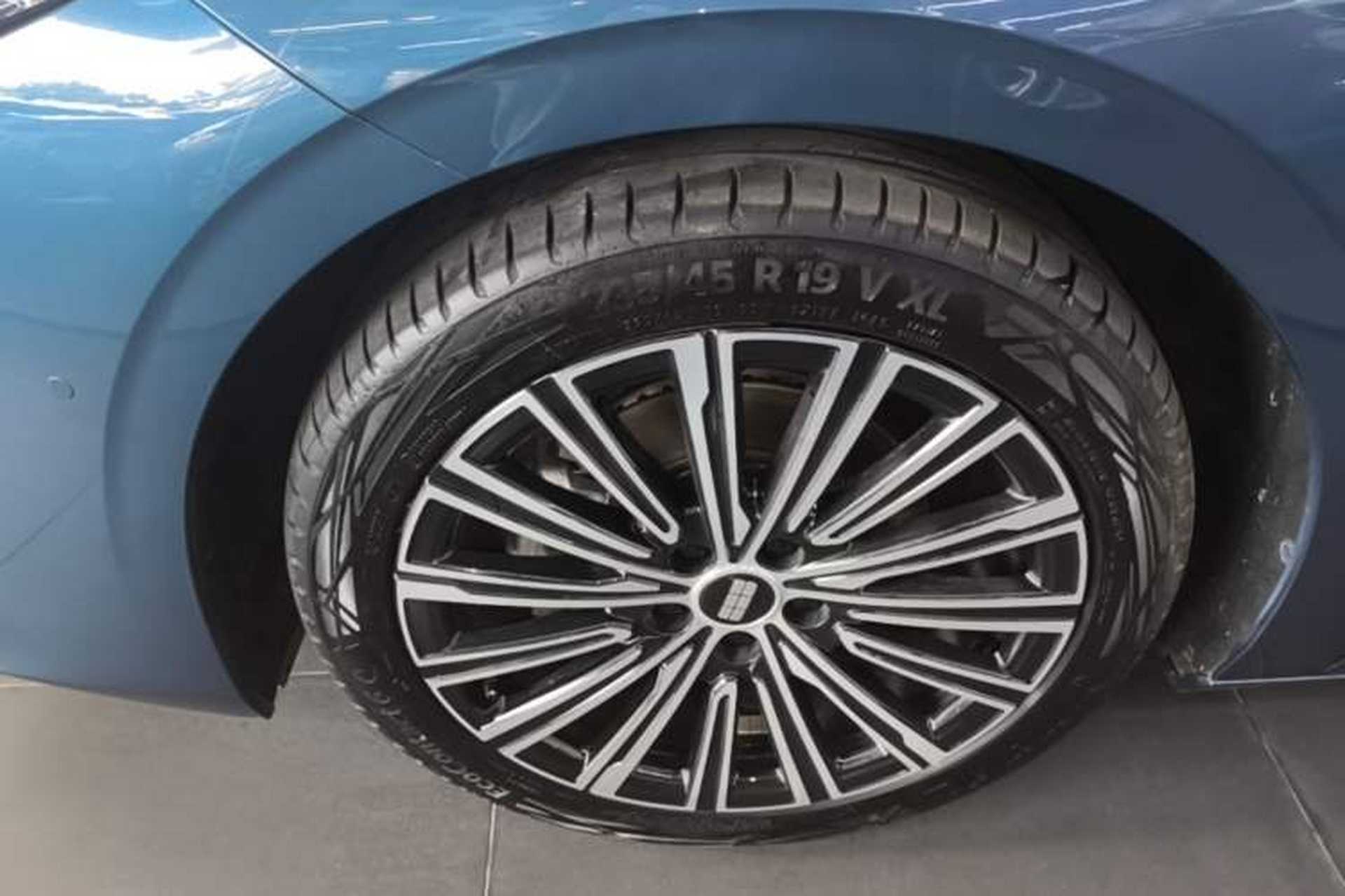 Used Geely Galaxy A7 2025 Model EM-i 150km Starship Edition Left Front Wheel Hub