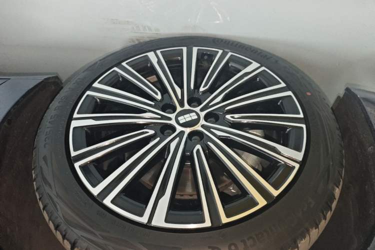 Used Geely Galaxy A7 2025 Model EM-i 150km Starship Edition Left Front Wheel Hub