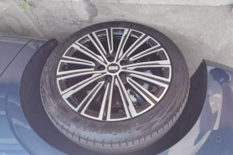 Used Geely Galaxy A7 2025 Model EM-i 150km Starship Edition Left Front Wheel Hub