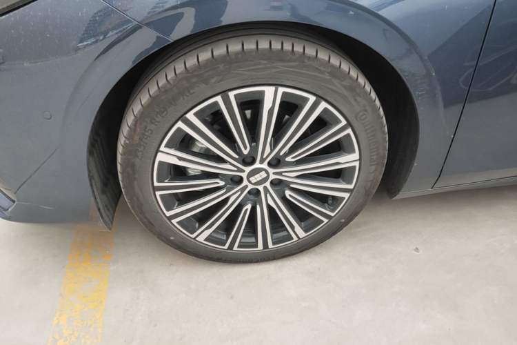 Used Geely Galaxy A7 2025 Model EM-i 150km Starship Edition Left Front Wheel Hub