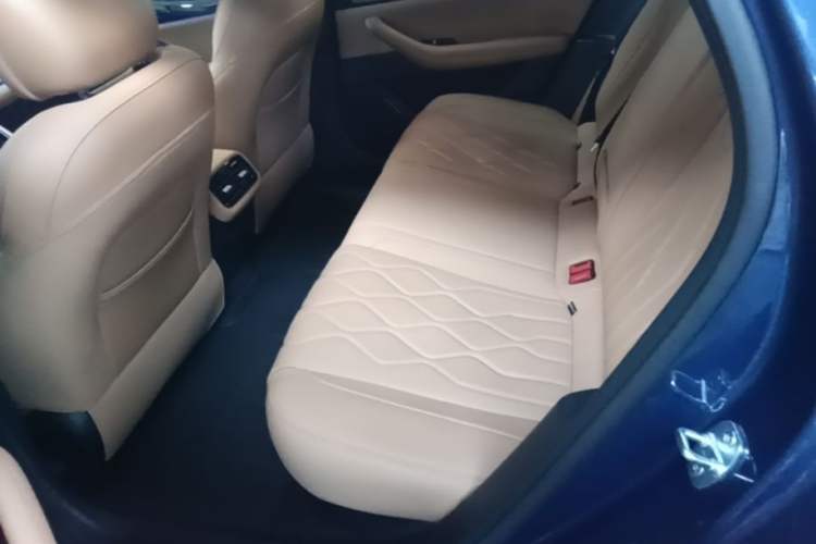 Used Geely Galaxy A7 2025 Model EM-i 150km Starship Edition Left Rear Seat