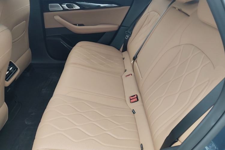 Used Geely Galaxy A7 2025 Model EM-i 150km Starship Edition Left Rear Seat