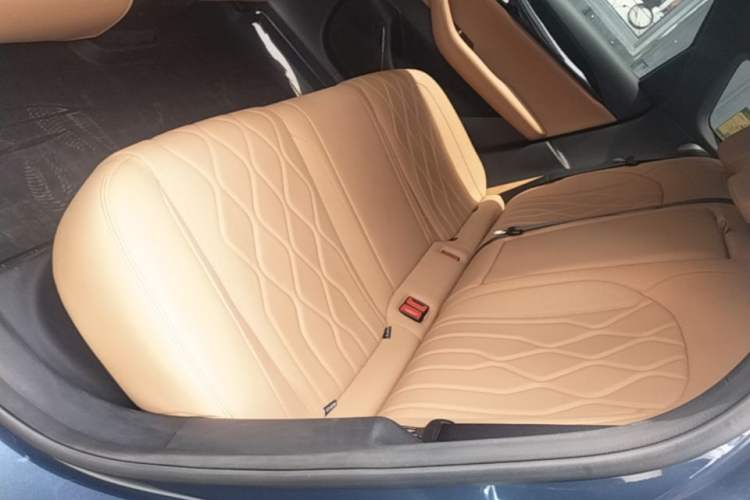 Used Geely Galaxy A7 2025 Model EM-i 150km Starship Edition Left Rear Seat