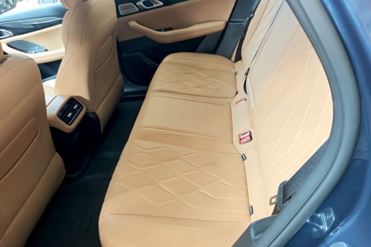 Used Geely Galaxy A7 2025 Model EM-i 150km Starship Edition Left Rear Seat