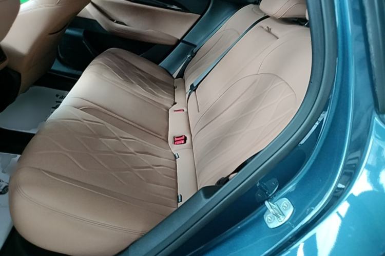 Used Geely Galaxy A7 2025 Model EM-i 150km Starship Edition Left Rear Seat