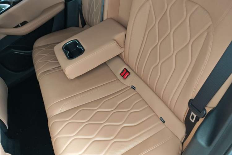 Used Geely Galaxy A7 2025 Model EM-i 150km Starship Edition Left Rear Seat