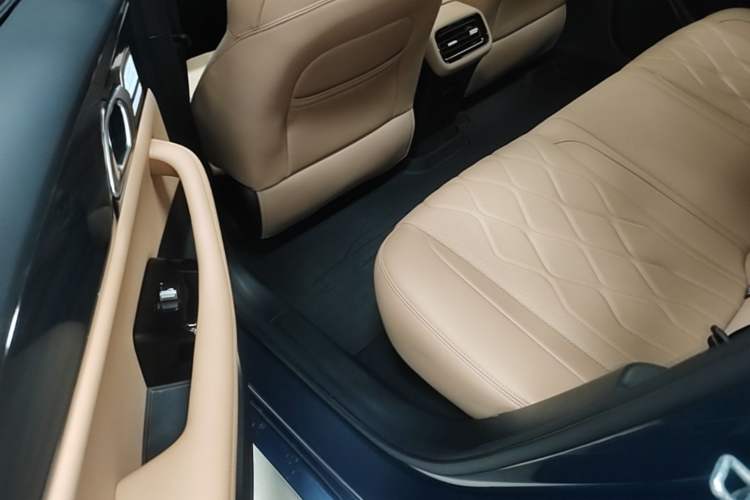 Used Geely Galaxy A7 2025 Model EM-i 150km Starship Edition Left Rear Seat