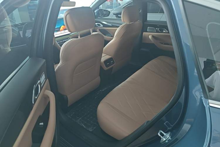 Used Geely Galaxy A7 2025 Model EM-i 150km Starship Edition Left Rear Seat