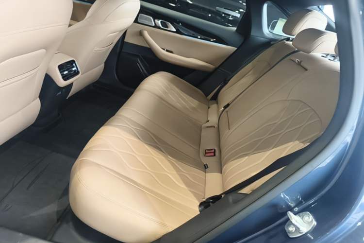 Used Geely Galaxy A7 2025 Model EM-i 150km Starship Edition Left Rear Seat