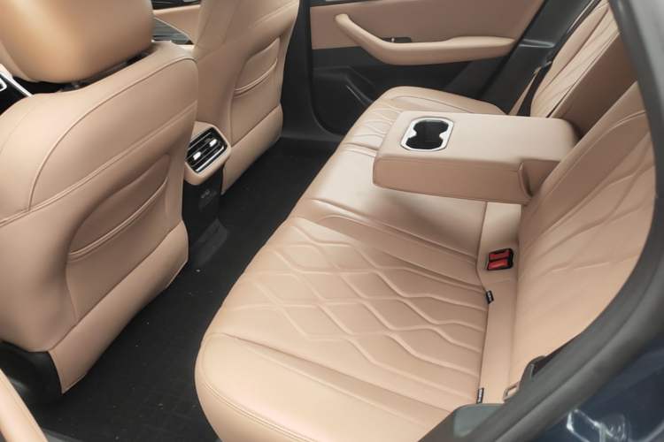 Used Geely Galaxy A7 2025 Model EM-i 150km Starship Edition Left Rear Seat