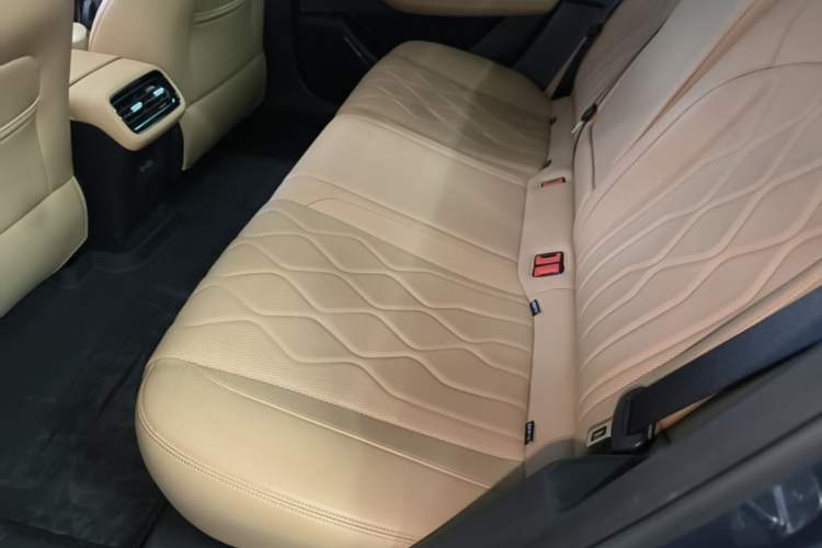 Used Geely Galaxy A7 2025 Model EM-i 150km Starship Edition Left Rear Seat