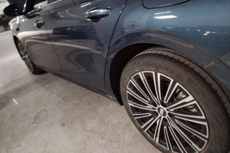 Used Geely Galaxy A7 2025 Model EM-i 150km Starship Edition Left Side Sill