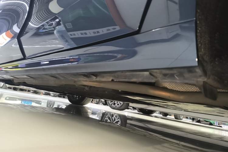 Used Geely Galaxy A7 2025 Model EM-i 150km Starship Edition Left Side Sill
