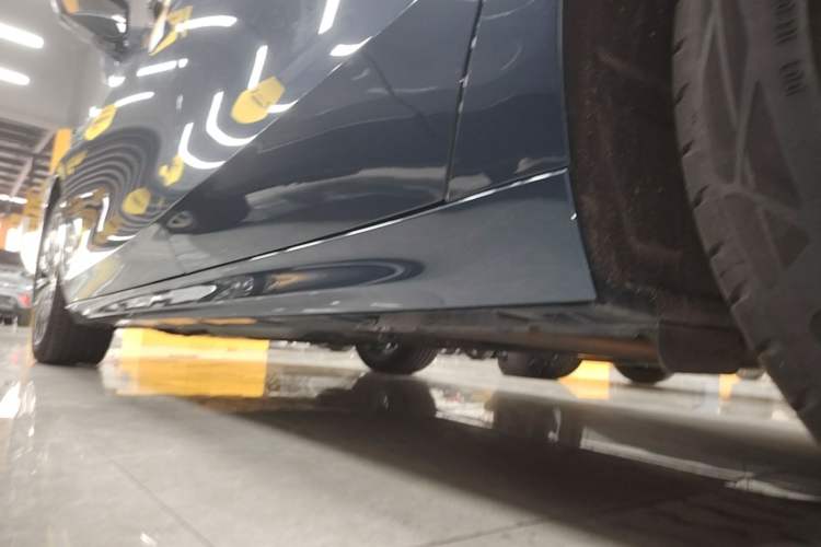 Used Geely Galaxy A7 2025 Model EM-i 150km Starship Edition Left Side Sill