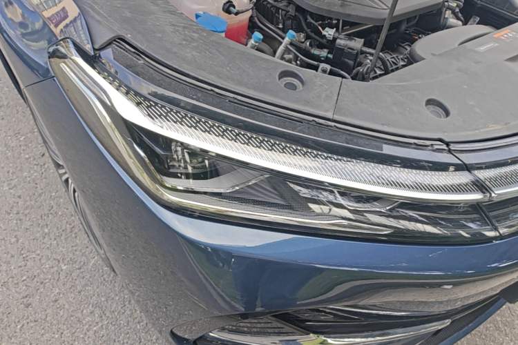 Used Geely Galaxy A7 2025 Model EM-i 150km Starship Edition Right Front Headlight
