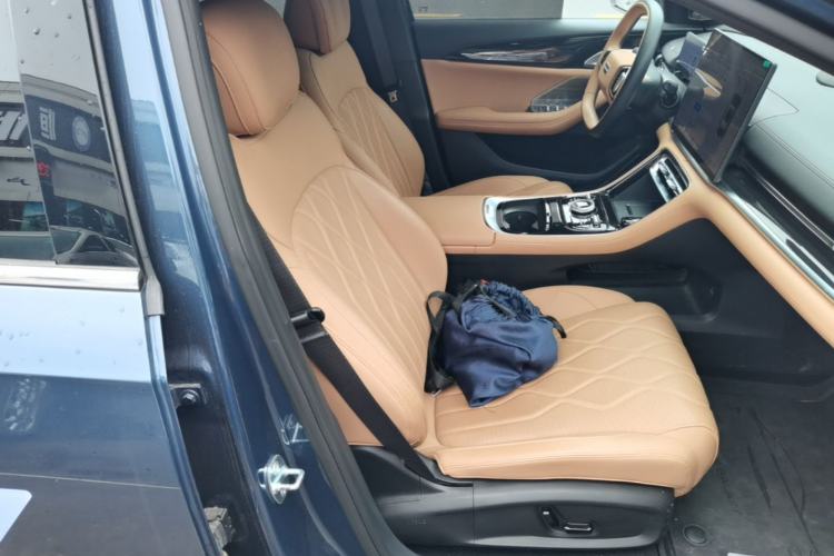 Used Geely Galaxy A7 2025 Model EM-i 150km Starship Edition Right Front Seat