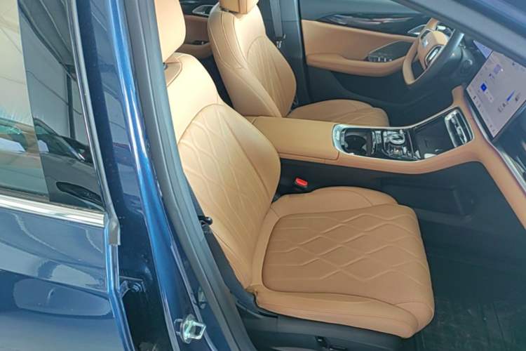 Used Geely Galaxy A7 2025 Model EM-i 150km Starship Edition Right Front Seat