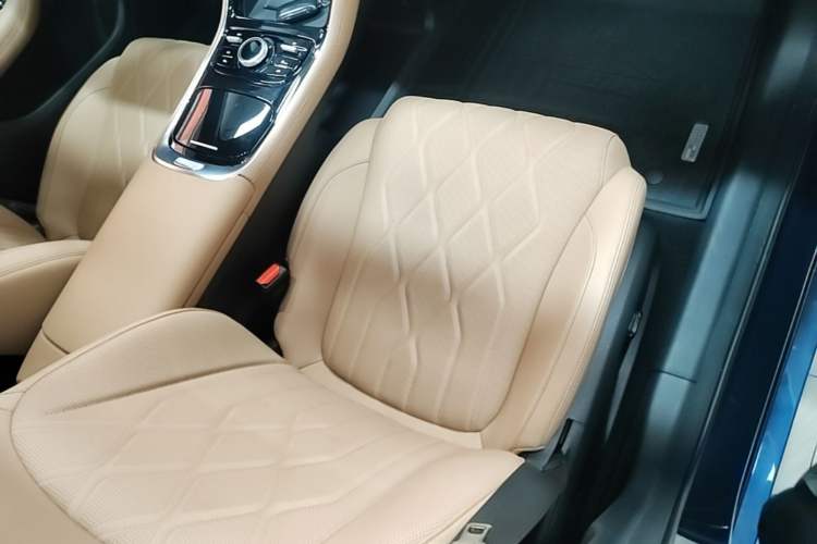 Used Geely Galaxy A7 2025 Model EM-i 150km Starship Edition Right Front Seat