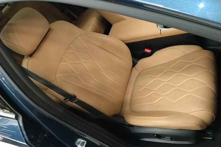 Used Geely Galaxy A7 2025 Model EM-i 150km Starship Edition Right Front Seat