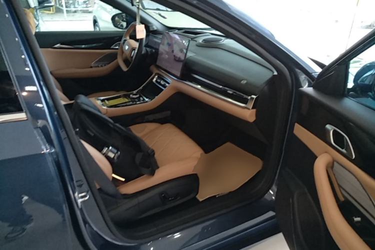 Used Geely Galaxy A7 2025 Model EM-i 150km Starship Edition Right Front Seat