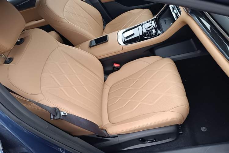 Used Geely Galaxy A7 2025 Model EM-i 150km Starship Edition Right Front Seat