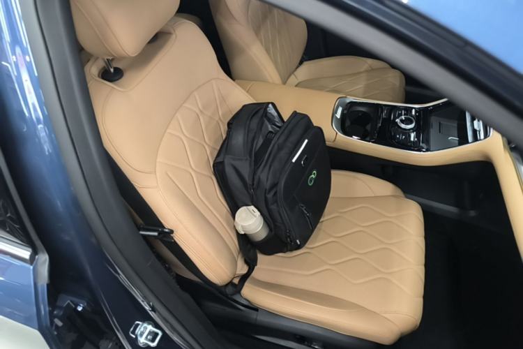 Used Geely Galaxy A7 2025 Model EM-i 150km Starship Edition Right Front Seat