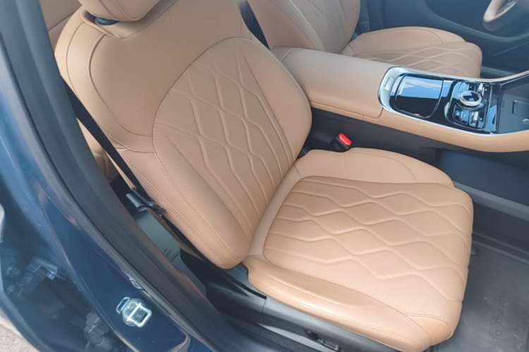 Used Geely Galaxy A7 2025 Model EM-i 150km Starship Edition Right Front Seat