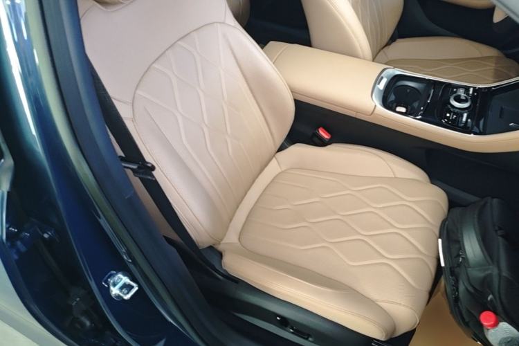 Used Geely Galaxy A7 2025 Model EM-i 150km Starship Edition Right Front Seat