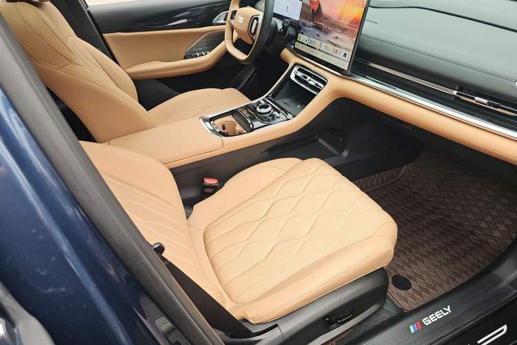 Used Geely Galaxy A7 2025 Model EM-i 150km Exploration+ Edition Right Front Seat