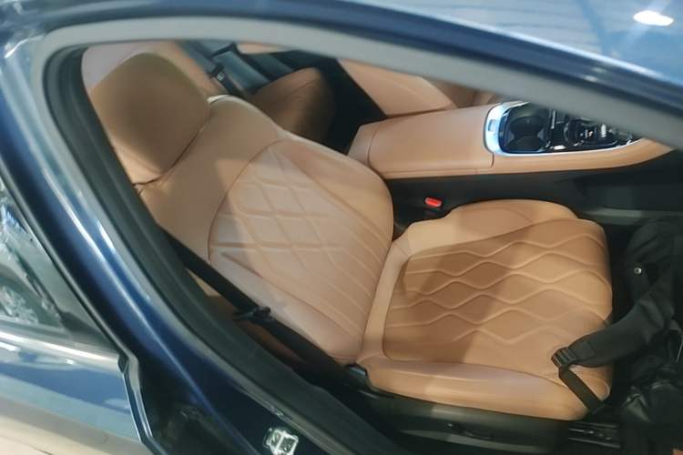 Used Geely Galaxy A7 2025 Model EM-i 150km Starship Edition Right Front Seat
