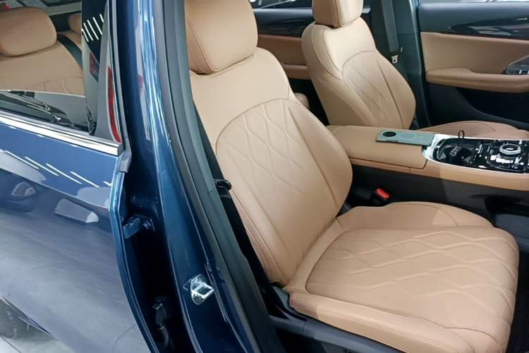 Used Geely Galaxy A7 2025 Model EM-i 150km Starship Edition Right Front Seat
