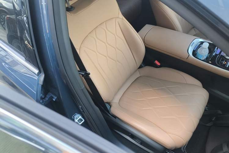 Used Geely Galaxy A7 2025 Model EM-i 150km Starship Edition Right Front Seat