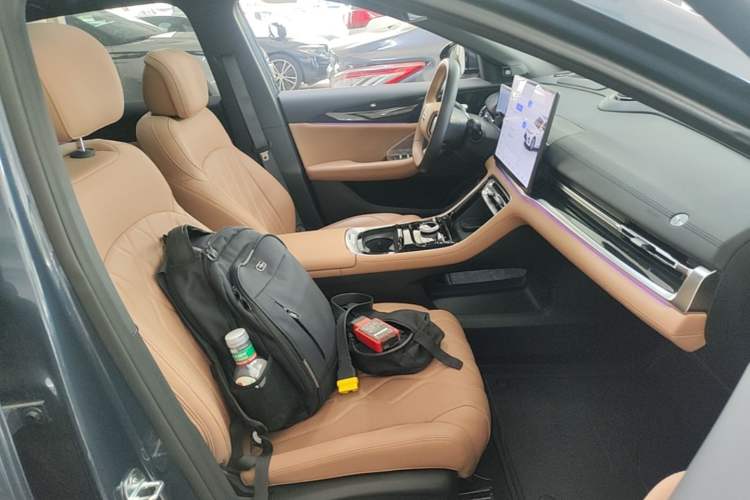 Used Geely Galaxy A7 2025 Model EM-i 150km Starship Edition Right Front Seat