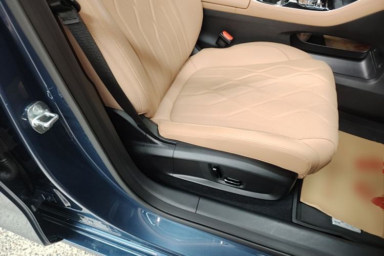 Used Geely Galaxy A7 2025 Model EM-i 150km Starship Edition Right Front Seat