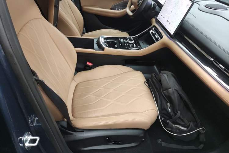 Used Geely Galaxy A7 2025 Model EM-i 150km Starship Edition Right Front Seat
