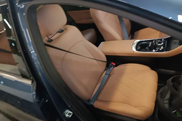 Used Geely Galaxy A7 2025 Model EM-i 150km Starship Edition Right Front Seat