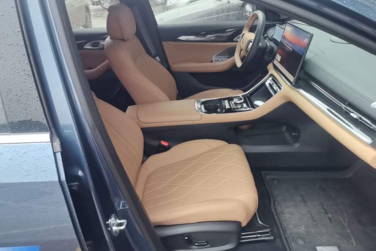 Used Geely Galaxy A7 2025 Model EM-i 150km Starship Edition Right Front Seat