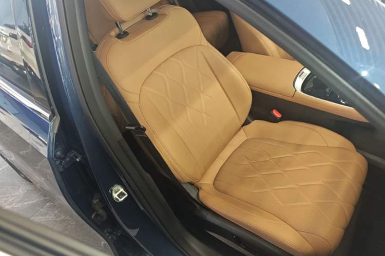 Used Geely Galaxy A7 2025 Model EM-i 150km Starship Edition Right Front Seat