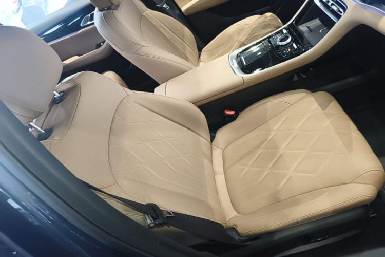 Used Geely Galaxy A7 2025 Model EM-i 150km Starship Edition Right Front Seat
