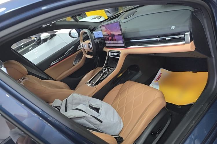Used Geely Galaxy A7 2025 Model EM-i 150km Starship Edition Right Front Seat