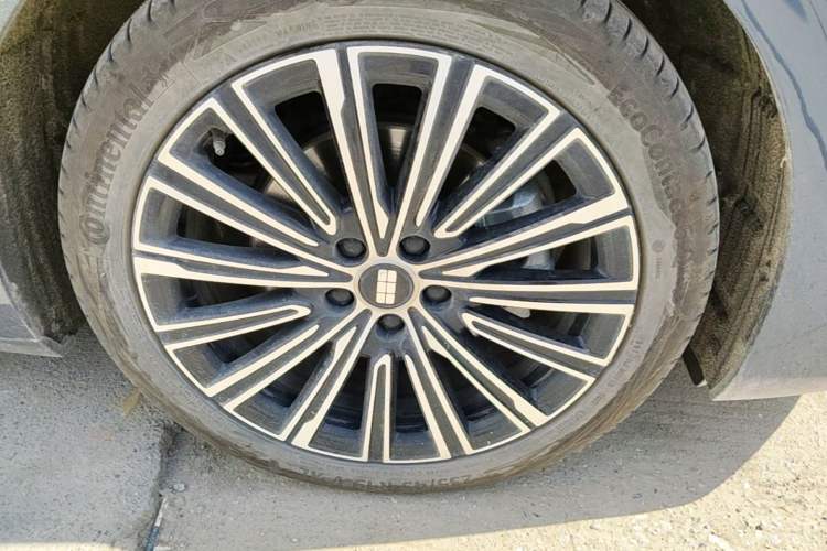 Used Geely Galaxy A7 2025 Model EM-i 150km Starship Edition Right Front Wheel Hub