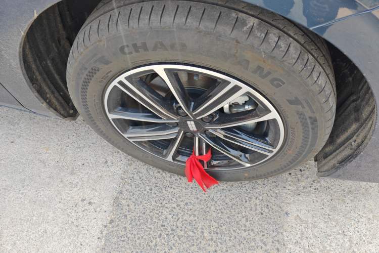 Used Geely Galaxy A7 2025 Model EM-i 70km Luxury Edition Right Front Wheel Hub