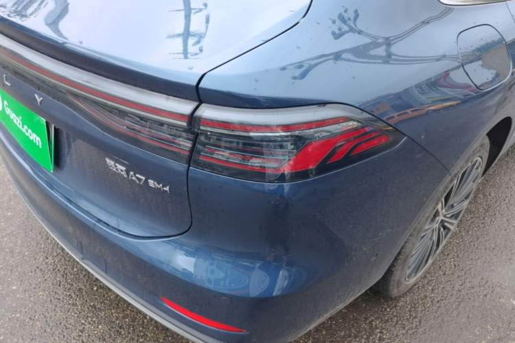 Used Geely Galaxy A7 2025 Model EM-i 150km Starship Edition Right Rear Taillight