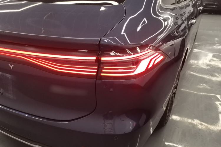 Used Geely Galaxy A7 2025 Model EM-i 150km Starship Edition Right Rear Taillight