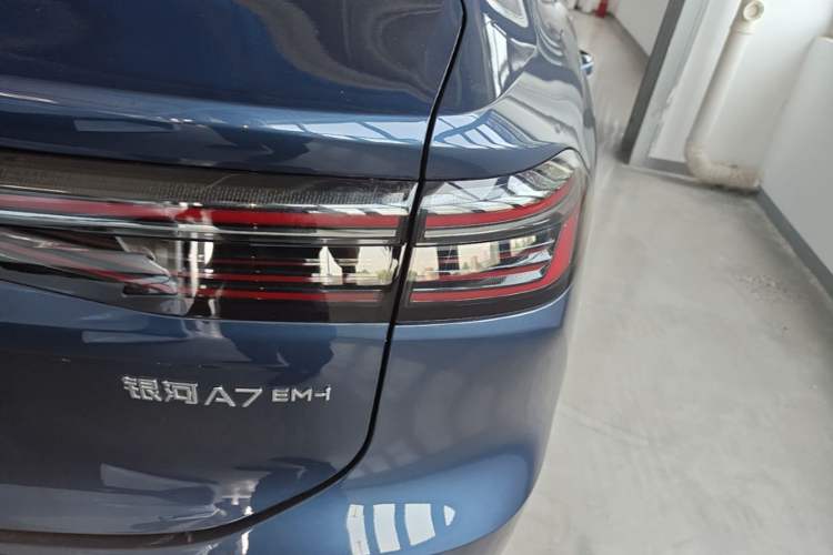 Used Geely Galaxy A7 2025 Model EM-i 150km Starship Edition Right Rear Taillight
