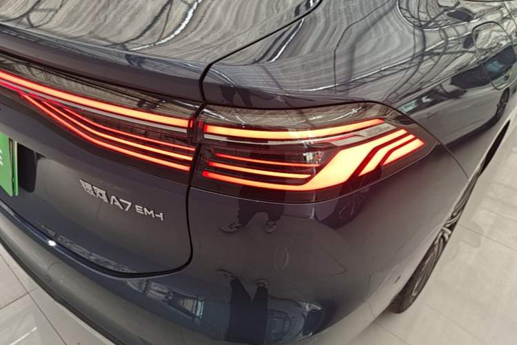Used Geely Galaxy A7 2025 Model EM-i 150km Starship Edition Right Rear Taillight