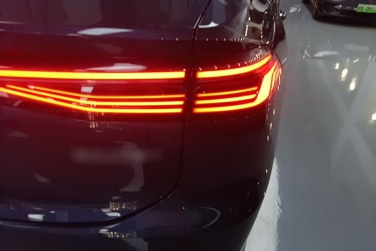 Used Geely Galaxy A7 2025 Model EM-i 150km Starship Edition Right Rear Taillight