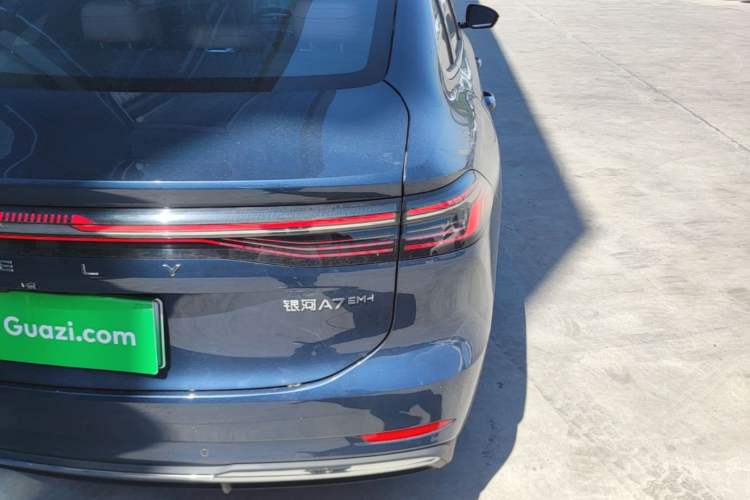 Used Geely Galaxy A7 2025 Model EM-i 150km Starship Edition Right Rear Taillight