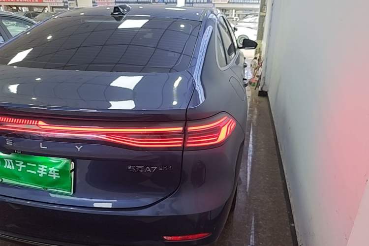 Used Geely Galaxy A7 2025 Model EM-i 150km Starship Edition Right Rear Taillight