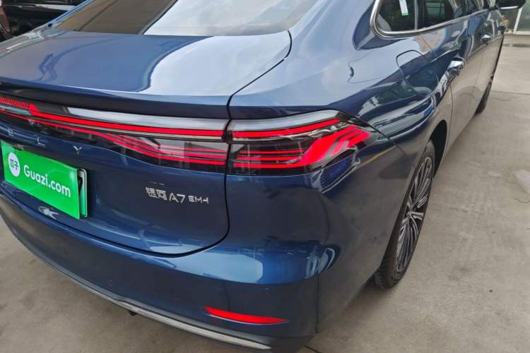 Used Geely Galaxy A7 2025 Model EM-i 150km Starship Edition Right Rear Taillight